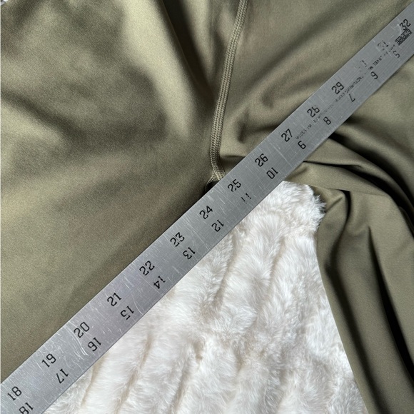 Salomon Olive Green Women's Performance Leggings Size XL - Picture 8 of 9